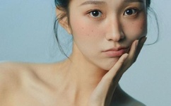 一口一口把奶从胸口吃掉B站